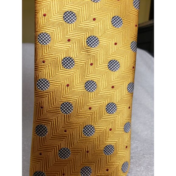 Jos A Bank 100% Silk Tie Gold Small Red Dots Black/White Circles NWT Executive - Picture 6 of 6